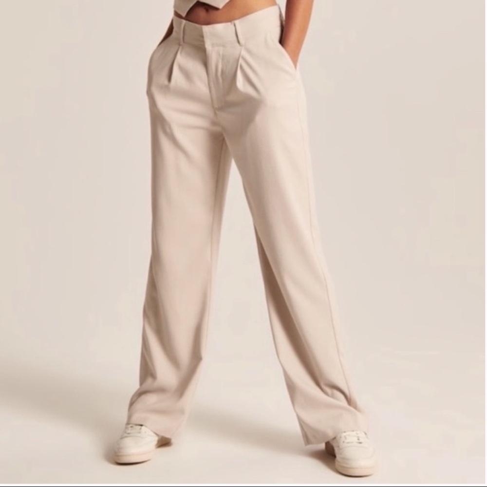 NEVER WORN Abercrombie & Fitch Relaxed Tailored Pants